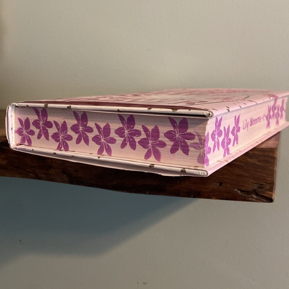 It Ends With Us - Exclusive Collectors Edition- Hardcover - Picture 4 of 4